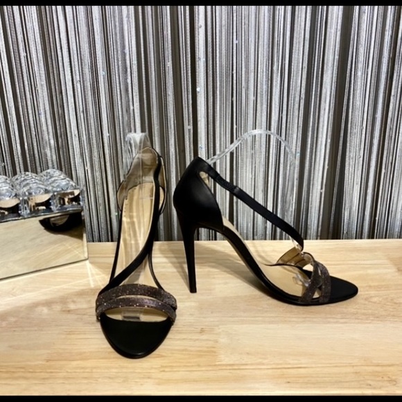 🔻SALE🔻HALSTON HERITAGE🔹EXCELLENT CONDITION • ALL LEATHER MATERIAL - Picture 6 of 10